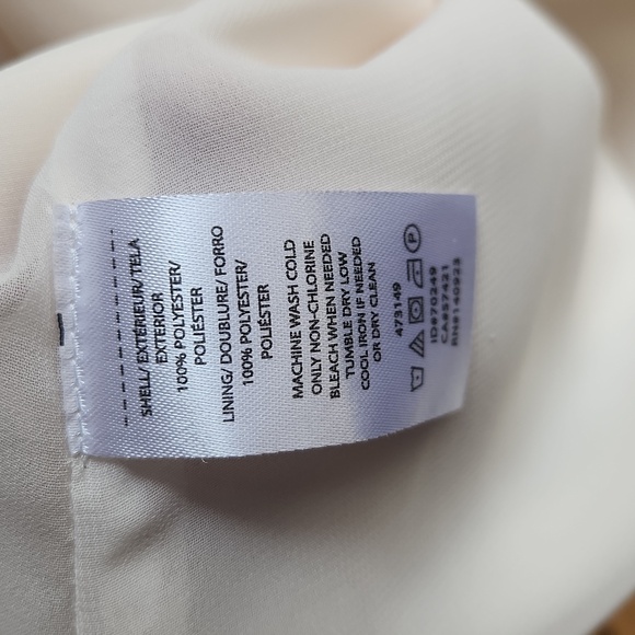 LOFT, Closed, Officewear, Workwear, thin straps, V-neckline, button closure Top - Picture 7 of 10